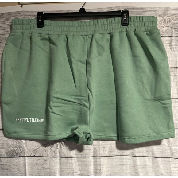 PrettyLittleThing Green Logo Fleece Sweat Shorts Womens Plus Size 20 - Picture 1 of 5
